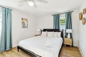 4 bedrooms, iron/ironing board, travel crib, free WiFi