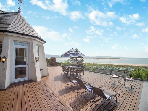 A stunning holiday home in the much-loved Welsh seaside village of Aberdovey.