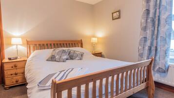 3 bedrooms, free WiFi, bed sheets