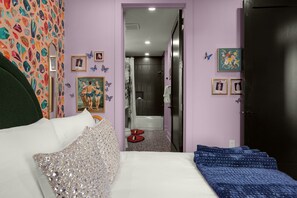 2 bedrooms, iron/ironing board, free WiFi, bed sheets - Swiftie Suite1mile to Broadway, Rooftop lounge,5bed in lovely Downtown Nashville (Nashville)