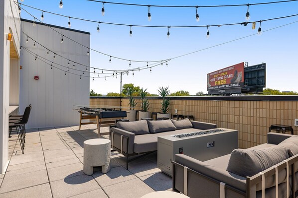 Outdoor dining - Swiftie Suite1mile to Broadway, Rooftop lounge,5bed in lovely Downtown Nashville (Nashville)