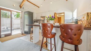 Highchair - Hunters Lodge - UK41503 (Hundleton, near Pembroke)