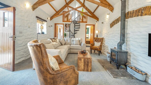 TV, fireplace - Hunters Lodge - UK41503 (Hundleton, near Pembroke)