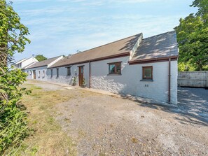 Exterior - Hunters Lodge - UK41503 (Hundleton, near Pembroke)