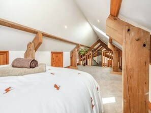 3 bedrooms, free WiFi, bed sheets - Hunters Lodge - UK41503 (Hundleton, near Pembroke)
