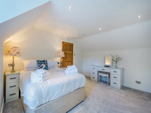 3 bedrooms, free WiFi, bed sheets