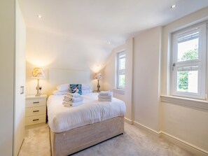 3 bedrooms, free WiFi, bed sheets