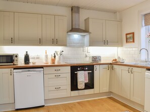 Lave-vaisselle, chaise haute