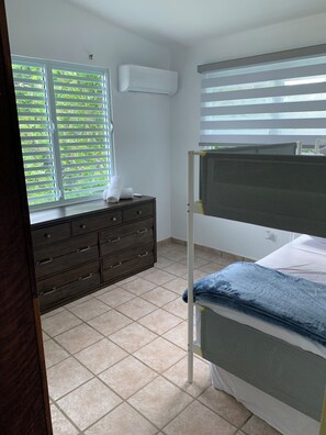 3 chambres, fer et planche à repasser, Wi-Fi gratuit, draps fournis