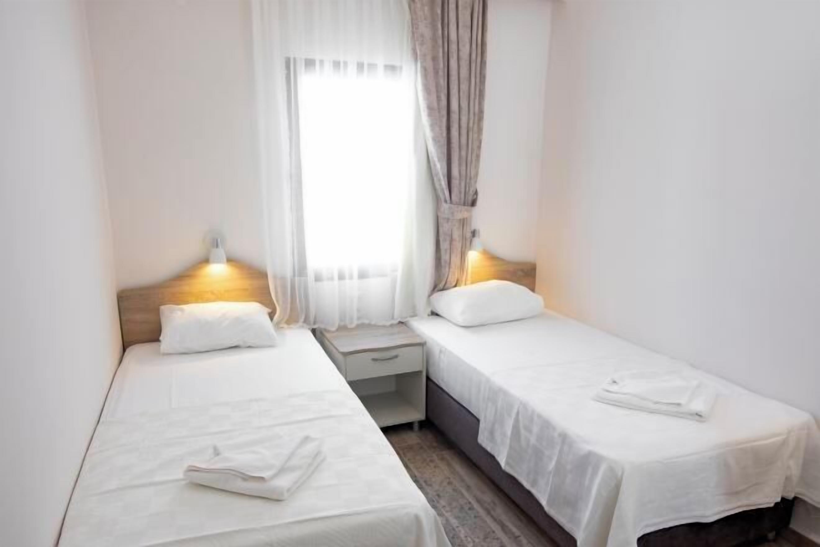 Literie de qualité supérieure, coffres-forts dans les chambres, bureau