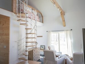 Interior - Experience this stylish and unique stay just 8 minutes from Boothbay Harbor. (Boothbay)