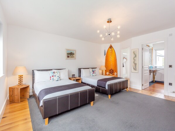 6 bedrooms, free WiFi, bed sheets