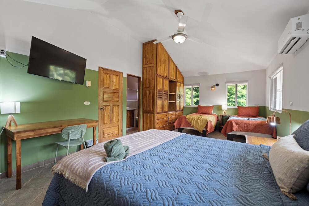 Casa Arcos 7 minute walk to Playa Hermosa Beach Community Pool