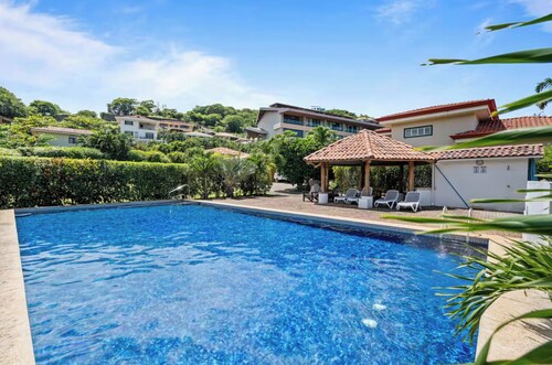 Stunning Beach Retreat Playa Hermosa Sleeps 8