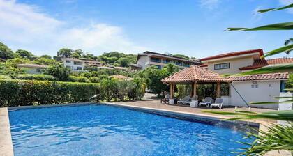 Stunning Beach Retreat Playa Hermosa Sleeps 8