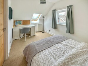 4 bedrooms, free WiFi, bed sheets
