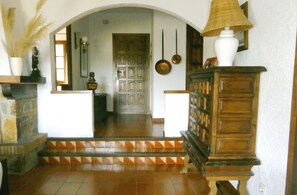 المنشأة من الداخل