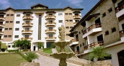 Mountain retreat, with beautiful views and full leisure facilities, 5 minutes from the center