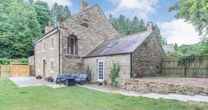 Black Bee Cottage - UK39899