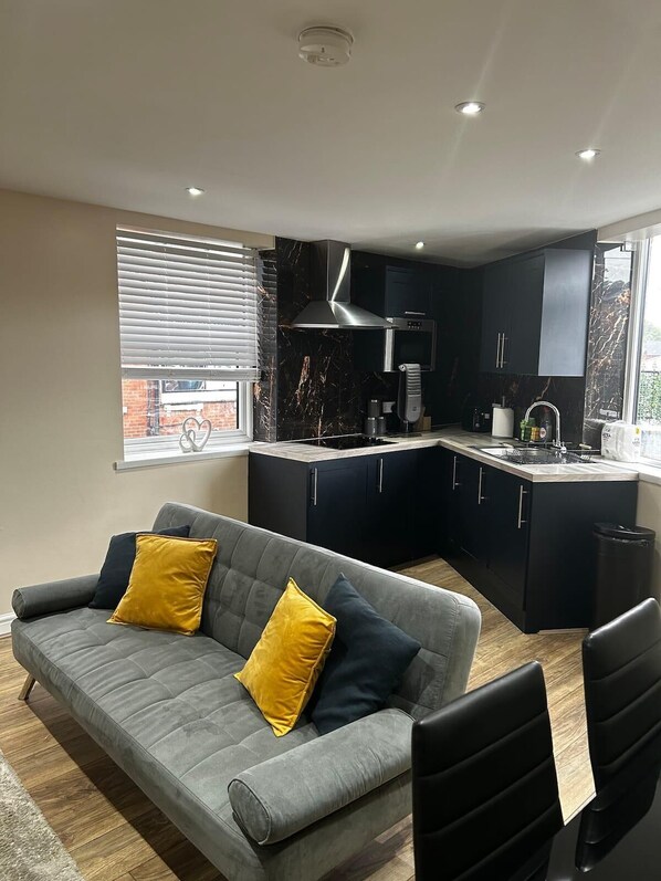 TV - Leeds Urban Retreat- Pet Friendly Flat (Leeds)