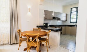 Dining - Spacious 2-Bedroom Family Oasis in the City (Nairobi)