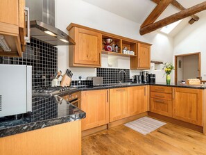 Dishwasher, high chair - 5 bedroom accommodation in Litton, near Buxton (Litton, near Buxton)