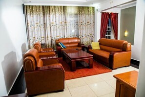 Double Room, Courtyard View | Living area - The Vibrant Loadge (Kigali)