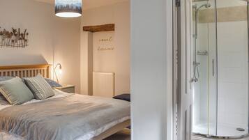 4 bedrooms, free WiFi, bed sheets