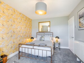 3 bedrooms, free WiFi, bed sheets