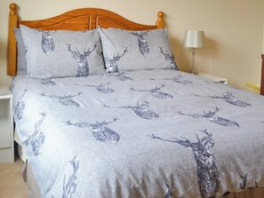 3 bedrooms, free WiFi, bed sheets