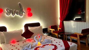 Family Twin Room | Premium bedding, pillow-top beds, blackout curtains, free WiFi