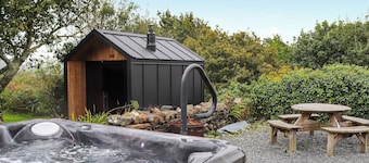 4 bedroom accommodation in Penrhyndeudraeth, near Porthmadog