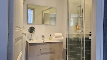 Comfort Double Room | Bathroom