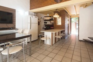 Dining - House inside a Beachfront Condominium (Armação de Búzos)