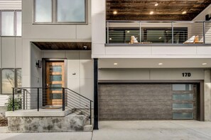 Exterior detail - Stunning Skyline Manor | Rooftop Views (Nashville)
