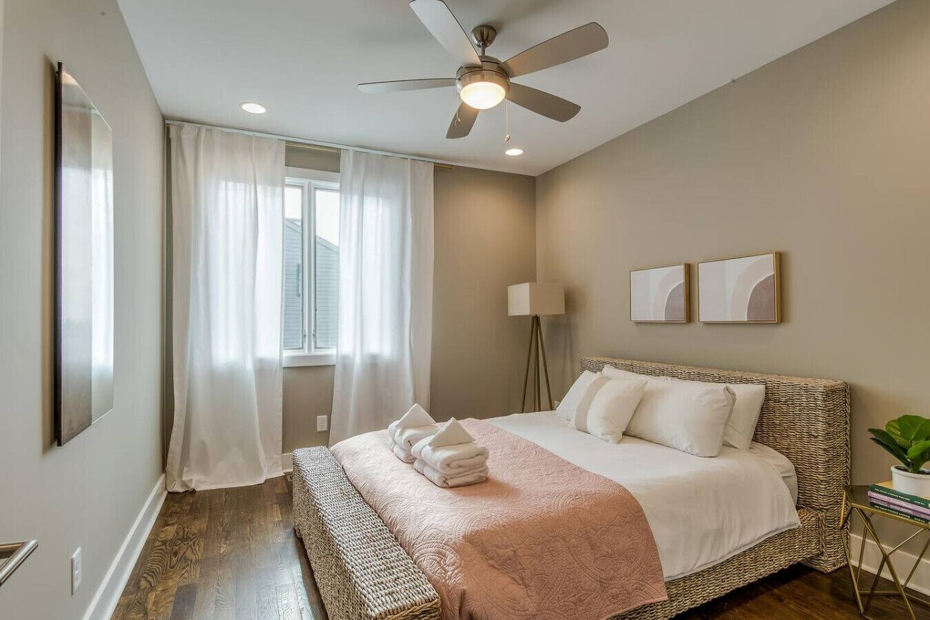 5 chambres, bureau, fer et planche à repasser, Wi-Fi gratuit