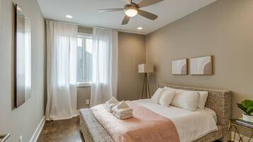 5 bedrooms, desk, iron/ironing board, free WiFi