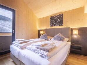 House | 4 bedrooms, individually furnished