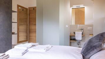 House | 4 bedrooms, individually furnished