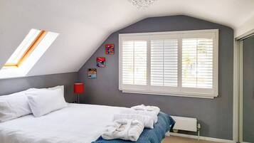 4 bedrooms, free WiFi, bed sheets