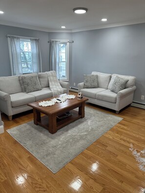 Living area - Calm Chaos Family Unit  (Manchester)