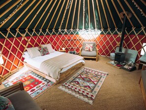 1 bedroom, free WiFi, bed sheets - Experience a cozy escape in our yurt, perfect for up to six guests. (Methven, near Perth)
