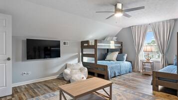 5 Schlafzimmer, Bügeleisen/Bügelbrett, WLAN, Bettwäsche