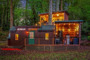 Exterior - The Tree Spa, Tiny Cabin w/ Hot Tub in the trees (Hayesville)