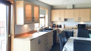 Lave-vaisselle, chaise haute