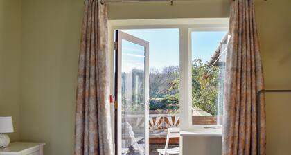 Pines Cottage - UK42110