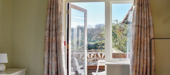 Pines Cottage - UK42110
