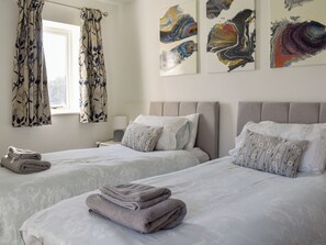 4 bedrooms, free WiFi, bed sheets