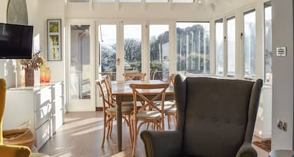 Pines Cottage - UK42110