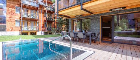 Leilighet | Basseng | Innendørsbasseng og utendørsbasseng